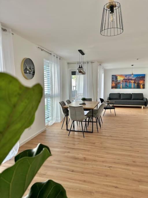 Amao-Pearl I Comfort Suite I 94Qm I Kingsize-Bett I Exklusiv Mit Balkon & Tiefgarage I Aufzug Offenburg Dış mekan fotoğraf