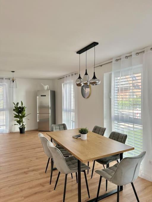 Amao-Pearl I Comfort Suite I 94Qm I Kingsize-Bett I Exklusiv Mit Balkon & Tiefgarage I Aufzug Offenburg Dış mekan fotoğraf