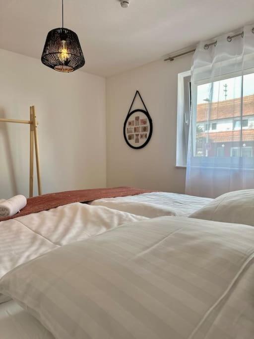 Amao-Pearl I Comfort Suite I 94Qm I Kingsize-Bett I Exklusiv Mit Balkon & Tiefgarage I Aufzug Offenburg Dış mekan fotoğraf
