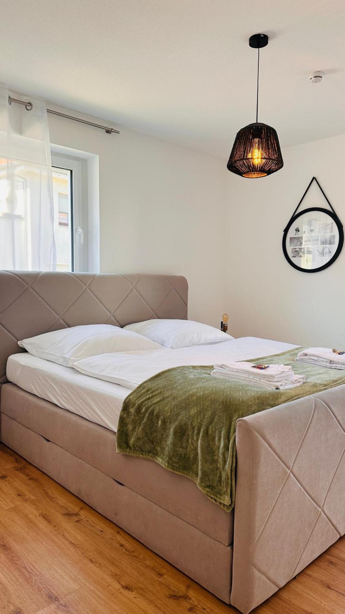 Amao-Pearl I Comfort Suite I 94Qm I Kingsize-Bett I Exklusiv Mit Balkon & Tiefgarage I Aufzug Offenburg Dış mekan fotoğraf